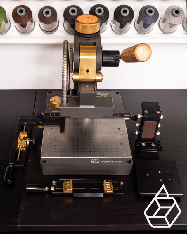 Dream Factory Hot Stamping Machine + Full Set Leertools