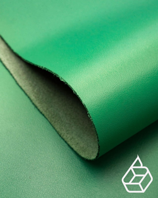 Firm and smooth cowhide leather with a classic look - Green | Florence Collection