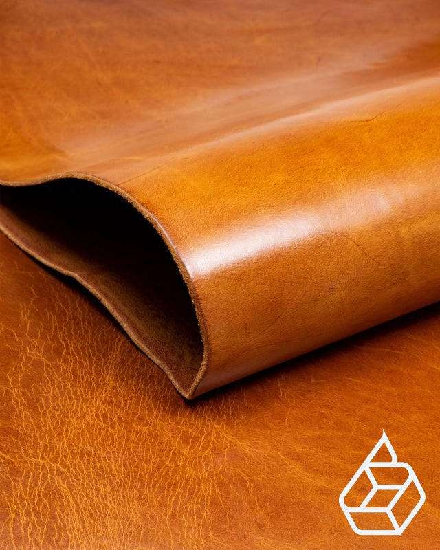 Shiny vegetable tanned harness leather - Cognac | Monza Collection