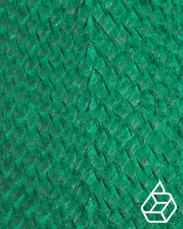 Fish leather with closed scales and silk gloss - Green - | Salmon closed Collection