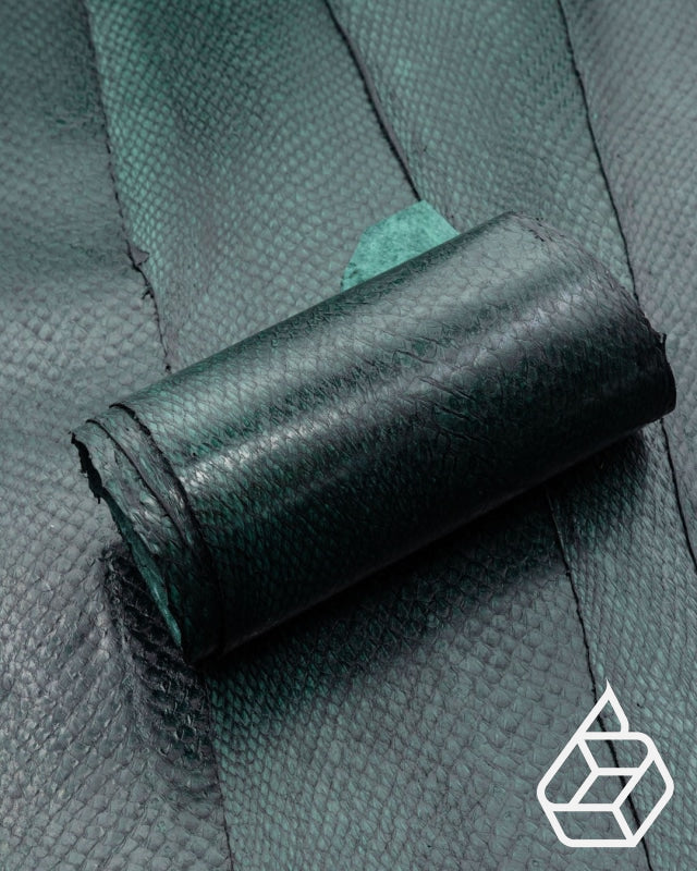 Fish leather with closed scales and silk gloss - Green - | Salmon closed Collection