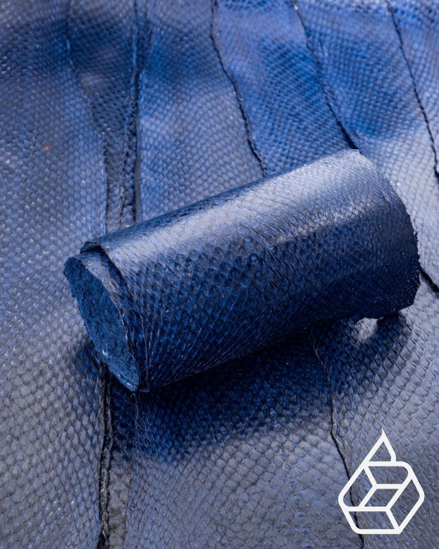 Fish leather with closed scales and silk gloss - Blue - | Salmon closed Collection