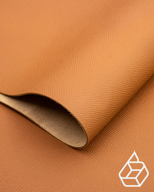 Waprolux Collection | Calfskin leather with Exclusive embossed grain Gold Cognac / Panel (40 x 30 cm) Leer